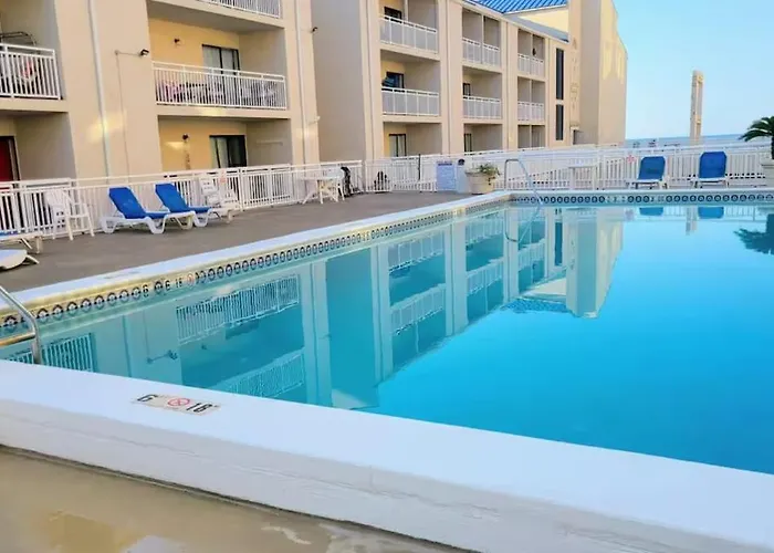 Beachfront Complex Sugar Sleeps 2 * Gulf Shores