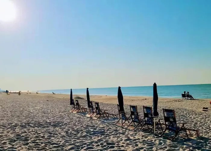 Beachfront Complex Sugar Sleeps 2 Holiday home *